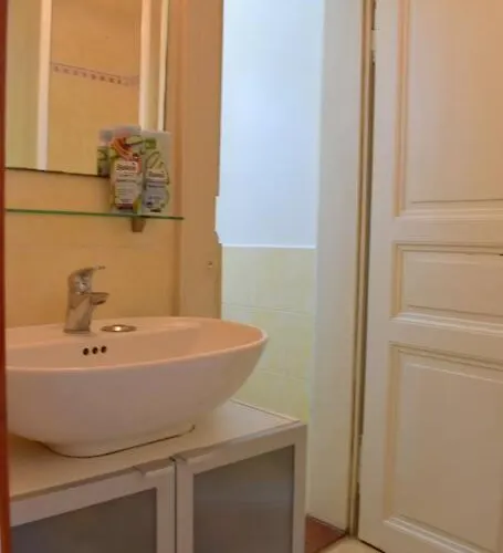 Apartament Authentic, Traditional Airbnb In !