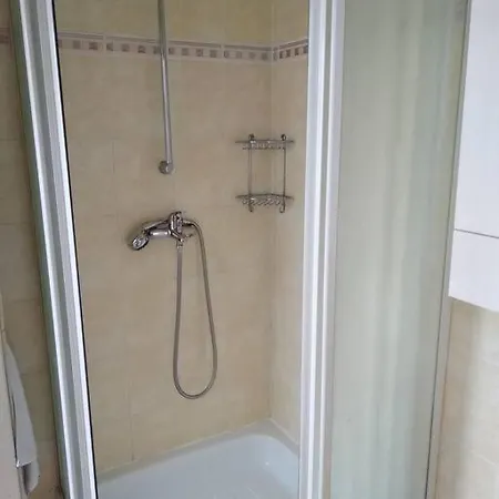 Appartement Authentic, Traditional Airbnb In !