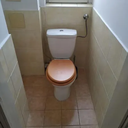 Appartement Authentic, Traditional Airbnb In !