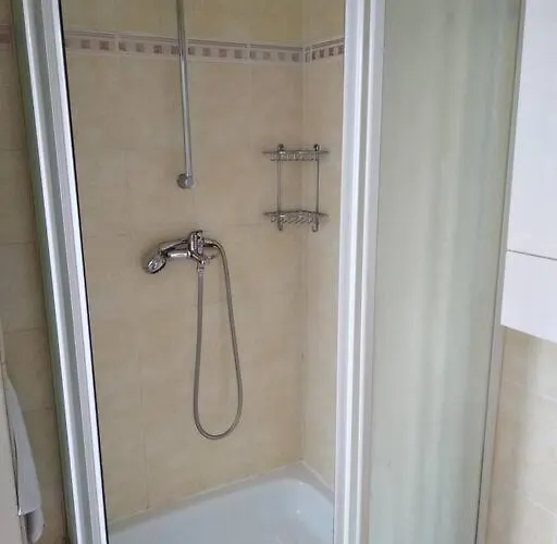 Appartement Authentic, Traditional Airbnb In !